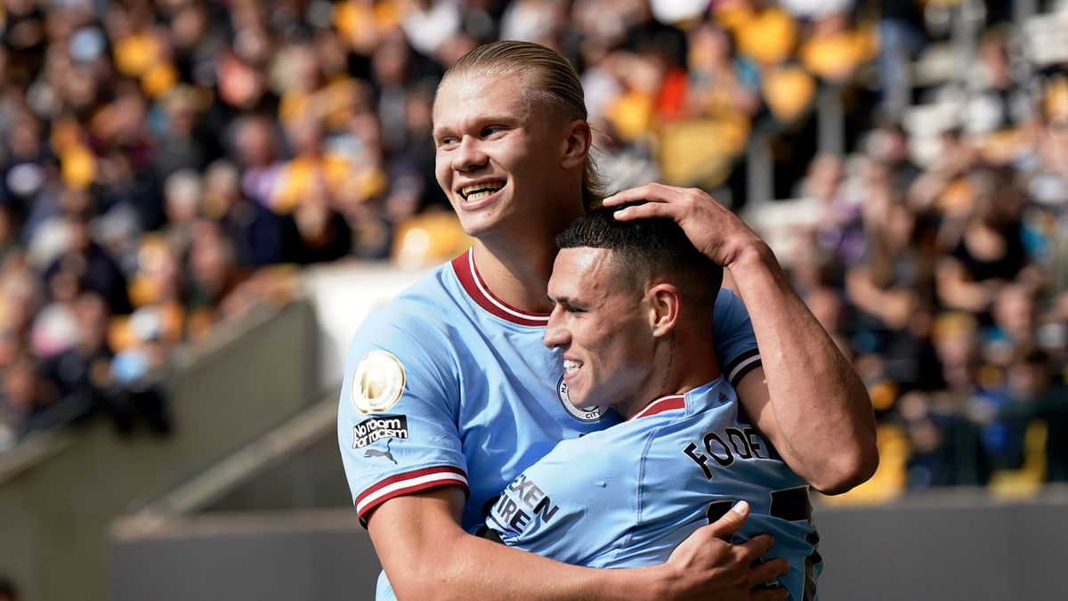 PAP/EPA / ANDREW YATES / Na zdjęciu: radość piłkarzy Manchesteru City