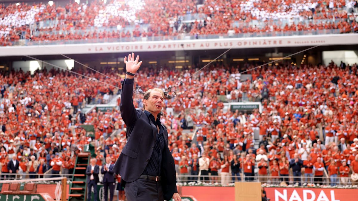 epaselect epa12134613 Spanish tennis player Rafael Nadal attends his honouring ceremony at the Court Philippe Chatrier at the French Open Grand Slam tennis tournament at Roland Garros in Paris, France, 25 May 2025. Nadal made his first appearance at the French Open in 2005 and won the title 14 times. EPA/TERESA SUAREZ Dostawca: PAP/EPA.