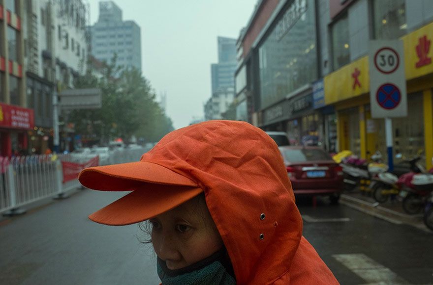 Tao Liu - fotograf amator z Chin, który stał się znany, dzięki humorystycznej fotografii ulicznej 4