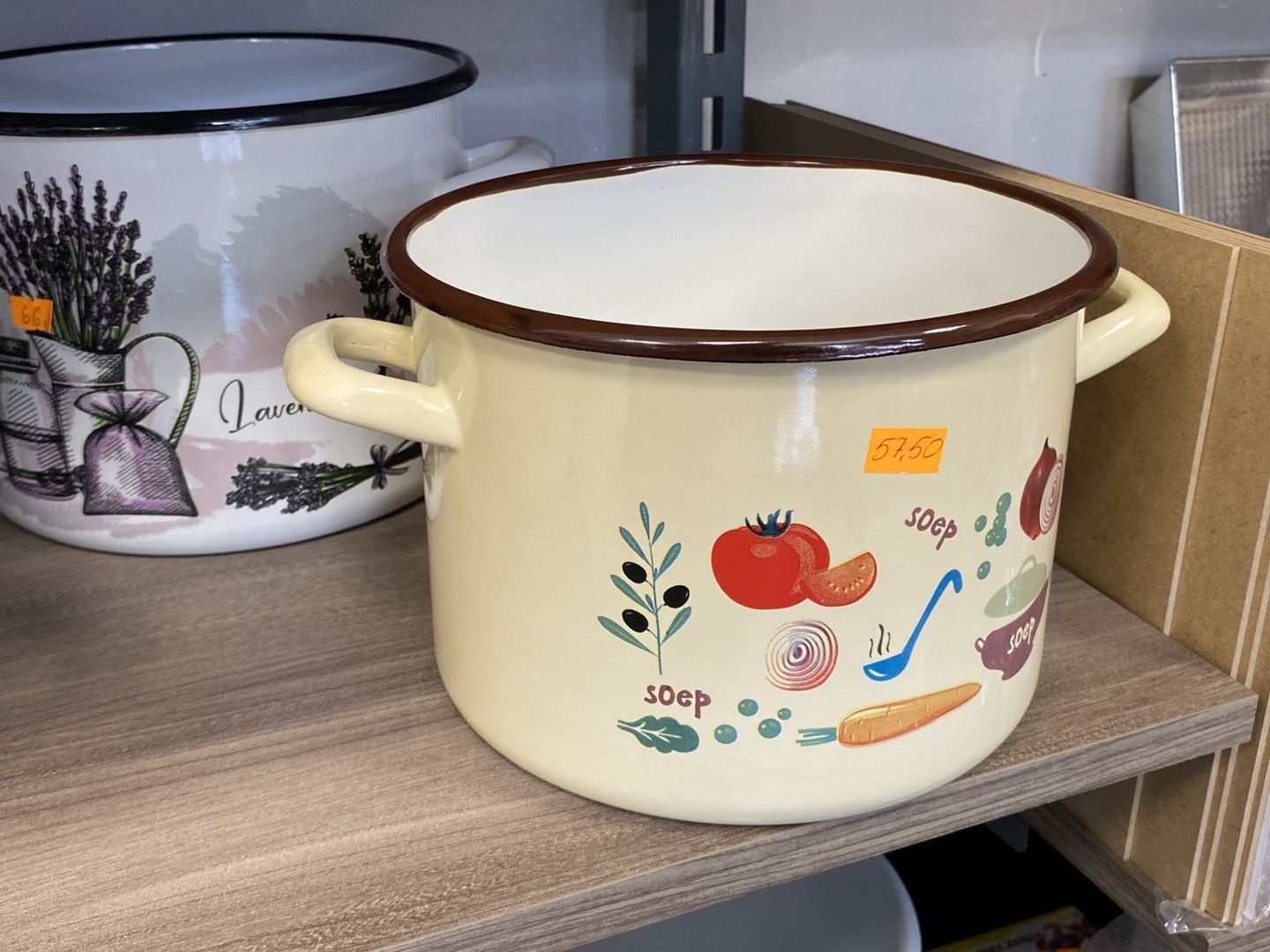 Kuchenne akcesoria na kieleckich bazarach