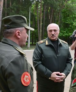 Łukaszenka straszy szykowaniem się do wojny. "Kupa złomu"
