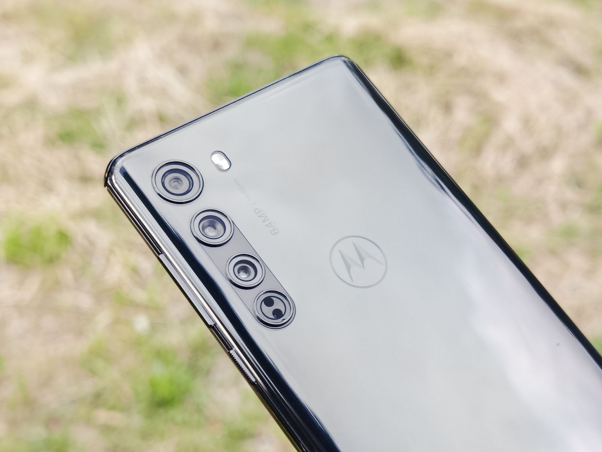 Motorola Edge po kilku miesiącach stała się jednym z najciekawszych smartfonów na rynku 5