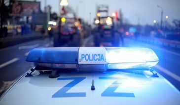 Warszawa. Zderzenie trzech aut. Kierowca jednego z nich miał trzy promile