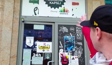 Warszawa. Głębokie zanurzenie. Pub przekształca się w basen piwny