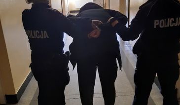 Warszawa. Pościg policyjny za 25-latkiem. Był poszukiwany listami gończymi