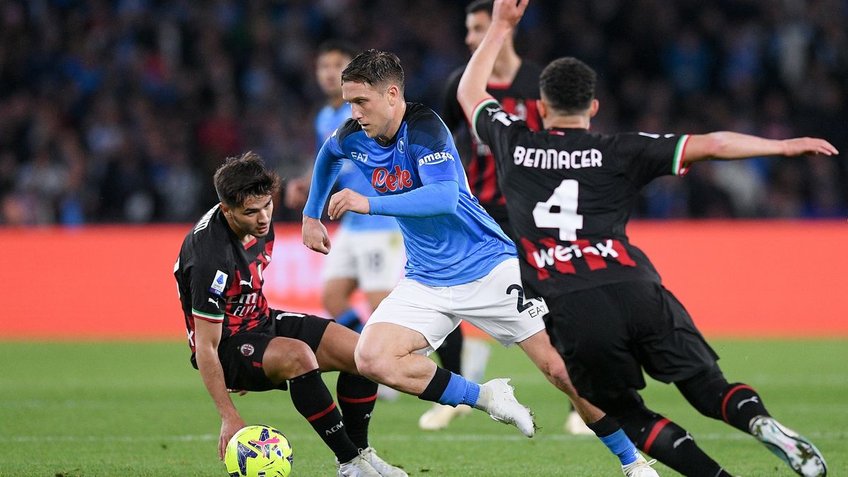 Zdjęcie okładkowe artykułu: Getty Images / Giuseppe Maffia/NurPhoto / Na zdjęciu: Piotr Zieliński (w środku) podczas starcia SSC Napoli - AC Milan