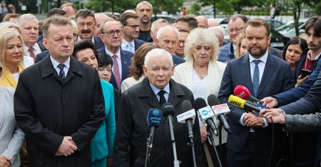 Tusk przemawia w Sejmie. Kaczyński uderza. "Rozmiar klęski żywiołowej"