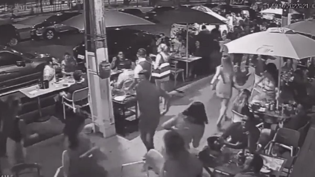 Spanikowani klienci restauracji ruszyli za biegaczami