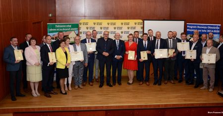Dolny Śląsk. Marszałek wręczył promesy na inwestycje w gospodarkę wodno-ściekową