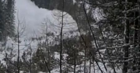 Ratownicy wyzwolili lawinę śnieżną. Wszystko dla bezpieczeństwa