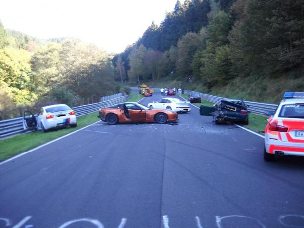 Karambol na Nürburgring Nordschleife [aktualizacja wideo]