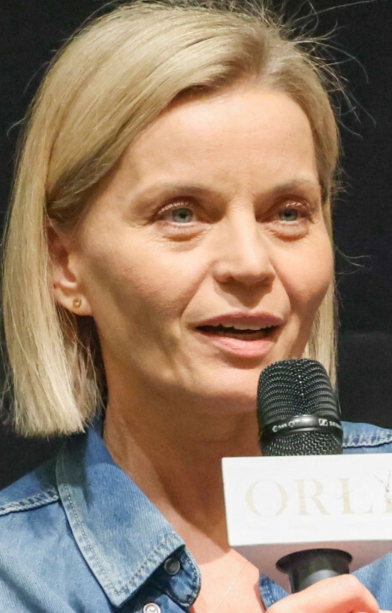 Małgorzata Foremniak prezentuje promienny wygląd na przeglądzie filmu do Orłów 2022