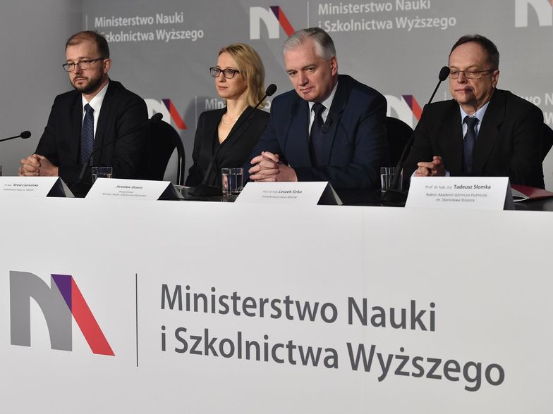 Jarosław Gowin natrafił na silny opór minister finansów Teresy Czerwińskiej, byłej wiceminister nauki.