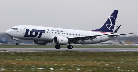 LOT ma problem. Boeingi uziemione dłużej, niż planowano