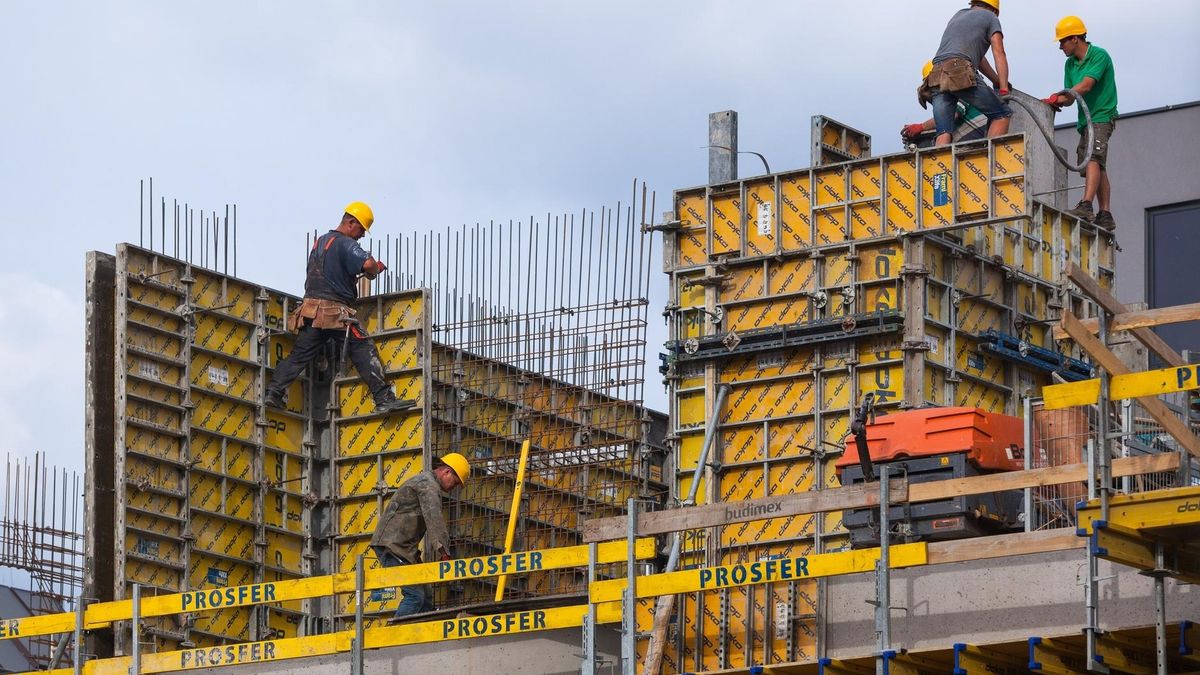 Rynek pracy daje pierwsze oznaki przegrzania.
