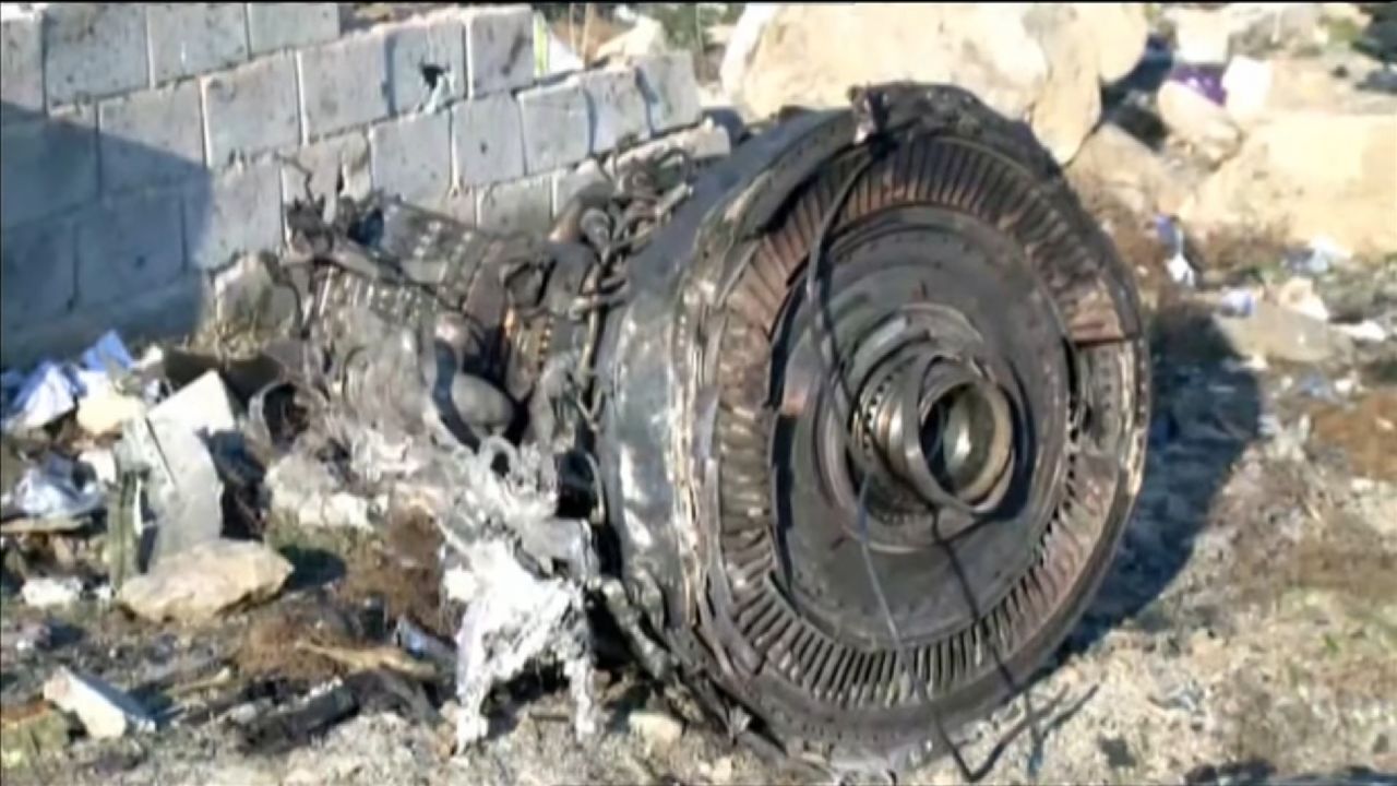 Iran. Samolot Boeing 737 rozbił się pod Teheranem. Zobacz wideo z miejsca katastrofy