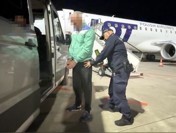 Napad na jubilera w luksusowej galerii handlowej. Podejrzany uciekł za granicę, ale po wielu miesiącach wpadł w ręce policji!