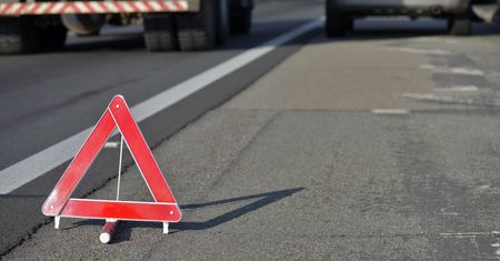 TIR w rowie na S7. Utrudnienia koło Czosnowa