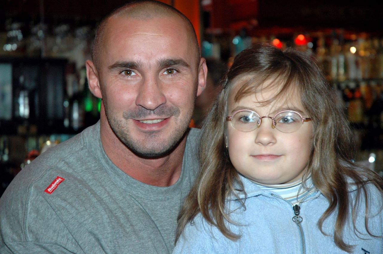 Przemysław Saleta z córką Nicole w 2004 r.