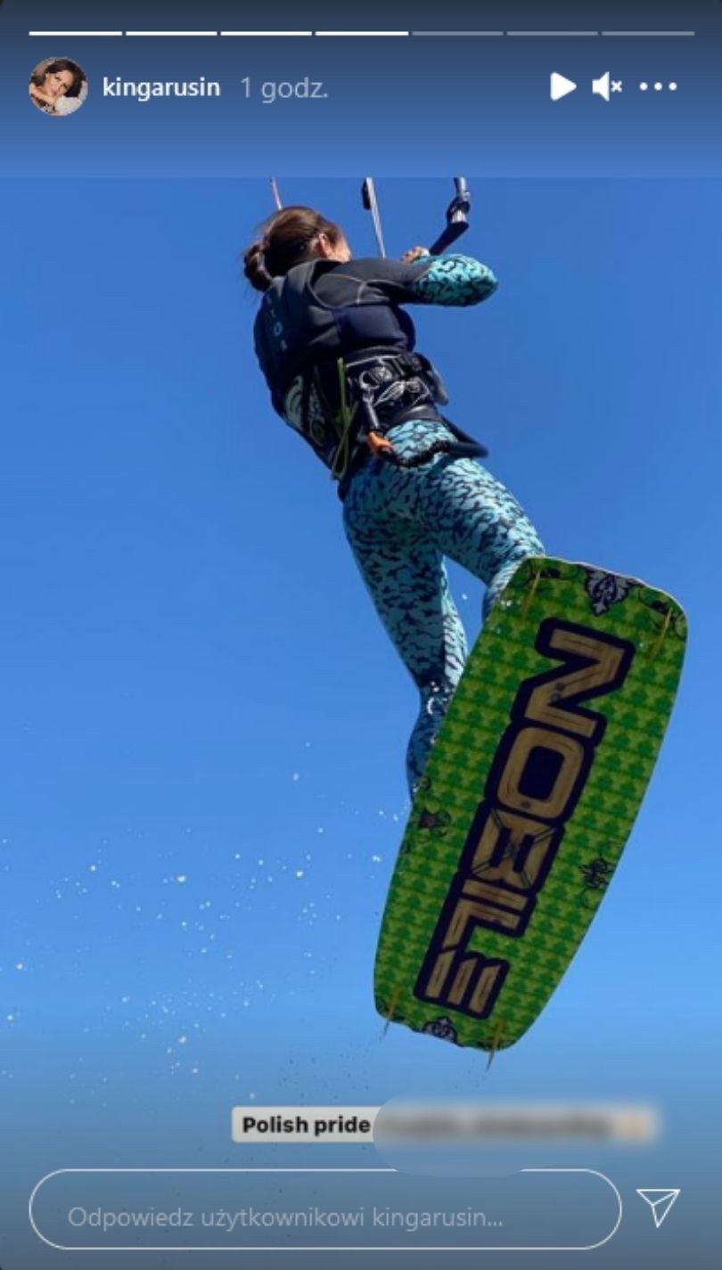 Kinga Rusin szaleje na desce