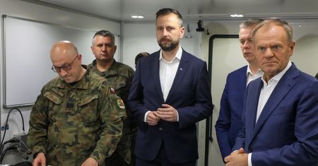 Dymisja szefa MON? Polacy odpowiadają po tym, co stało się na granicy