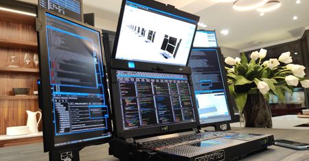 Ile ekranów potrzebujesz w laptopie? Prototypowa Aurora 7 ma ich aż 7