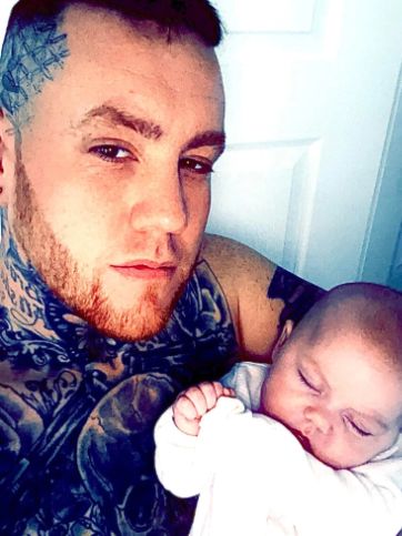 Danny Lovell jest wściekły, że mleko, które lekarze przepisali jego małej córeczce, było skażone 