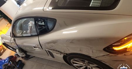 Pijany i bez prawa jazdy. 45-latek w Porsche uciekł po zderzeniu na S7
