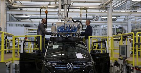Volkswagen tnie koszty: redukcja etatów ma sięgnąć... ile?!