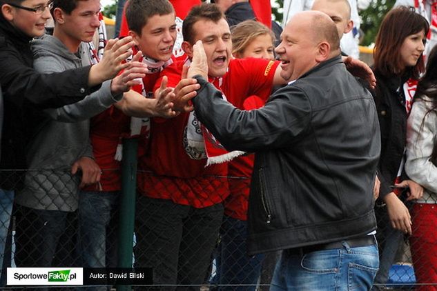 Mirosław Wodniczak cieszył się wspólnie z ostrowskimi kibicami