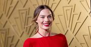 Margot Robbie zachwyciła czerwoną kreacją. Wystarczy, że się odwróciła
