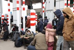 Kryzys na granicy. Migranci rozbijają namioty na przejściu granicznym w Bruzgach