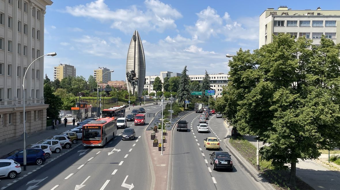 Pomnik czynu rewolucyjnego. Po wyborach mieszkańcy rewolucji nie oczekują, wolą rozsądną kontynuację