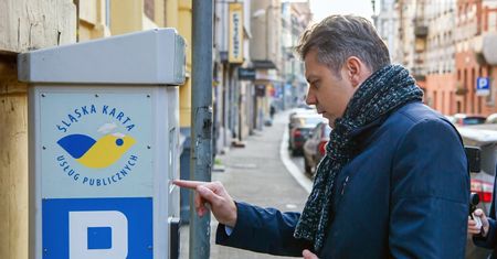 Bytom. Na placu Wolskiego koniec darmochy. Strefa płatnego parkowania rozszerzona o nowe ulice