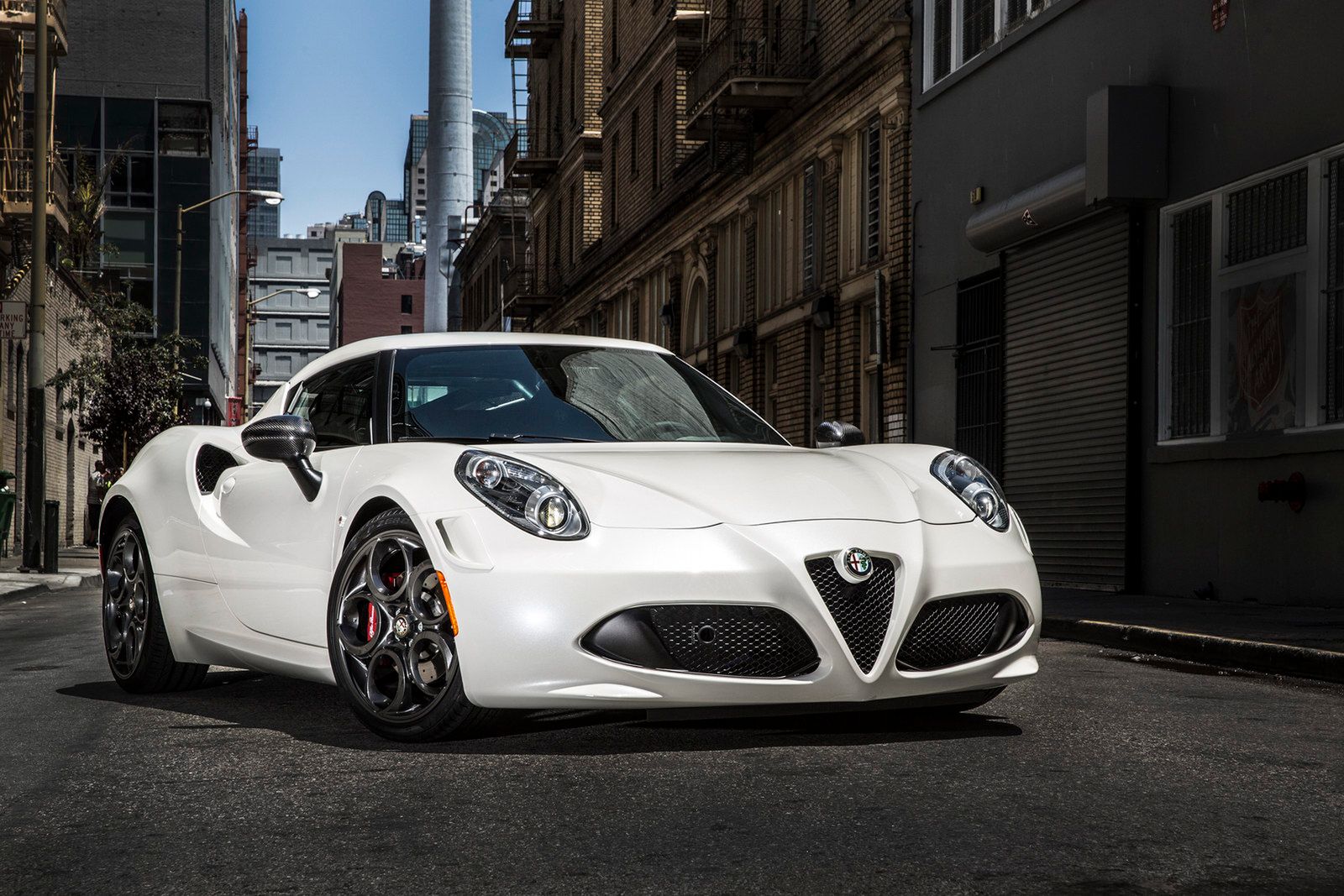 Alfa Romeo 4C w wersji na rynek amerykański w obszernej galerii zdjęć 122