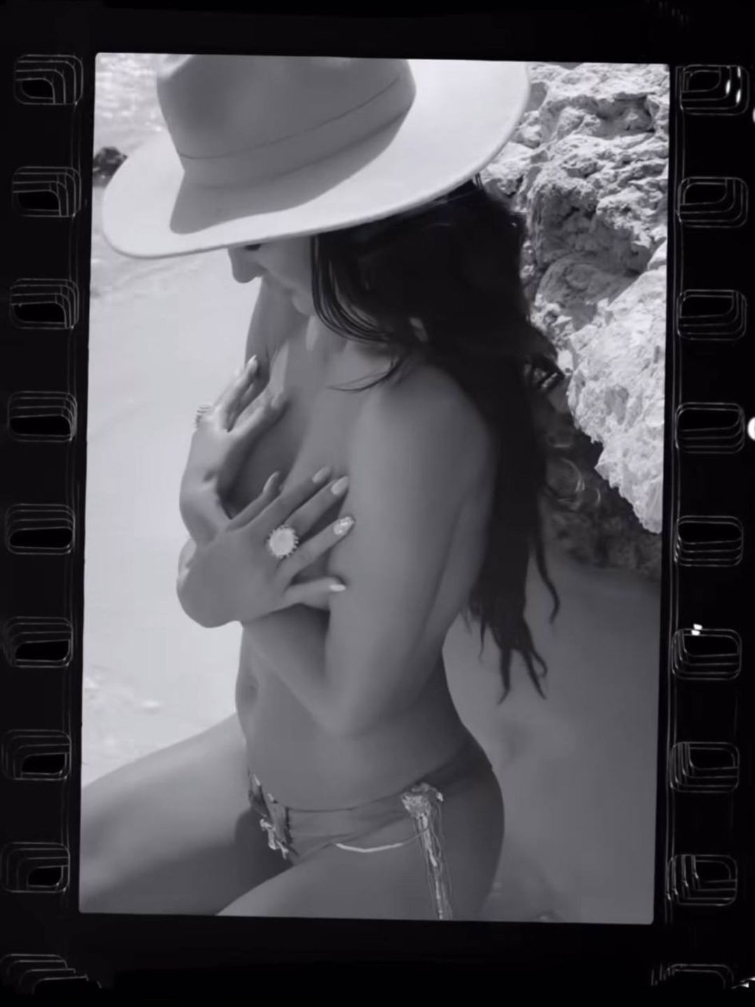 Justyna Steczkowska topless 

