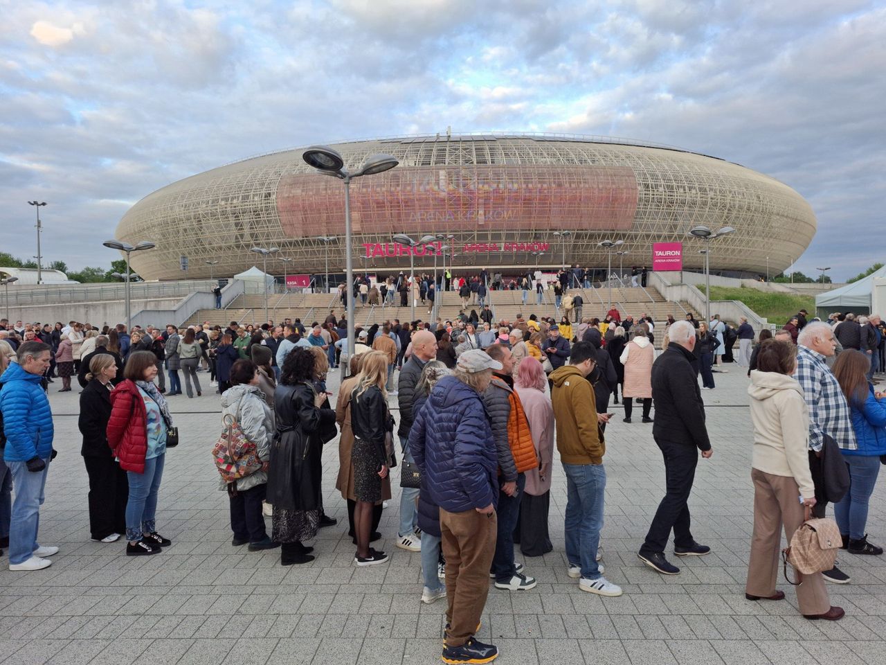 Rod Stewart oczarował Kraków: Tłumy pod Tauron Areną na „One Last Time Tour”