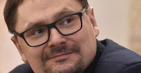 Kard. Stanisław Dziwisz krytykowany po wywiadzie. "Zaorał sam siebie"
