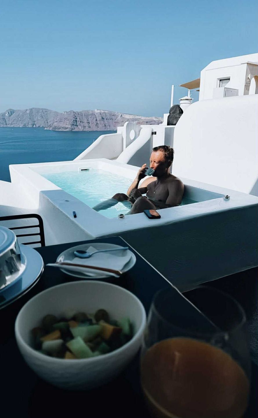 Kuba Wesołowski szaleje z żoną na Santorini