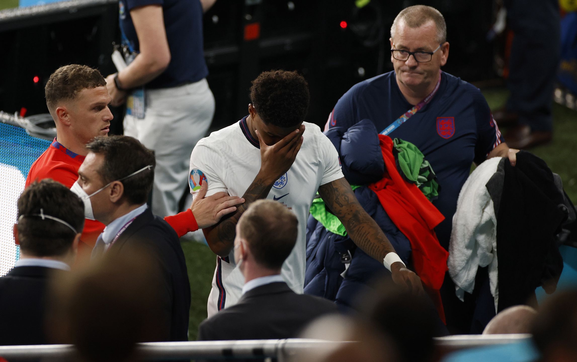Marcus Rashford nie wykorzystał jednego z rzutów karnych w finałowej serii "jedenastek"