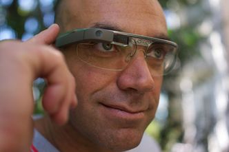 Google glass. Prezes zapowiada dalsze pracę