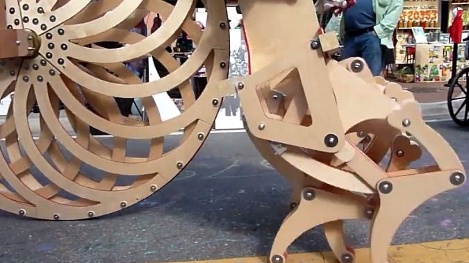 Film dnia. Imponująca konstrukcja. Bicykl, który chodzi! 1