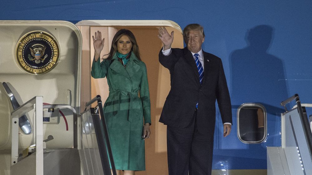 Prezydent USA Donald Trump z żoną na warszwskim Okęciu