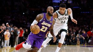 Antetokounmpo show! Dwa razy zatrzymał LeBrona Jamesa