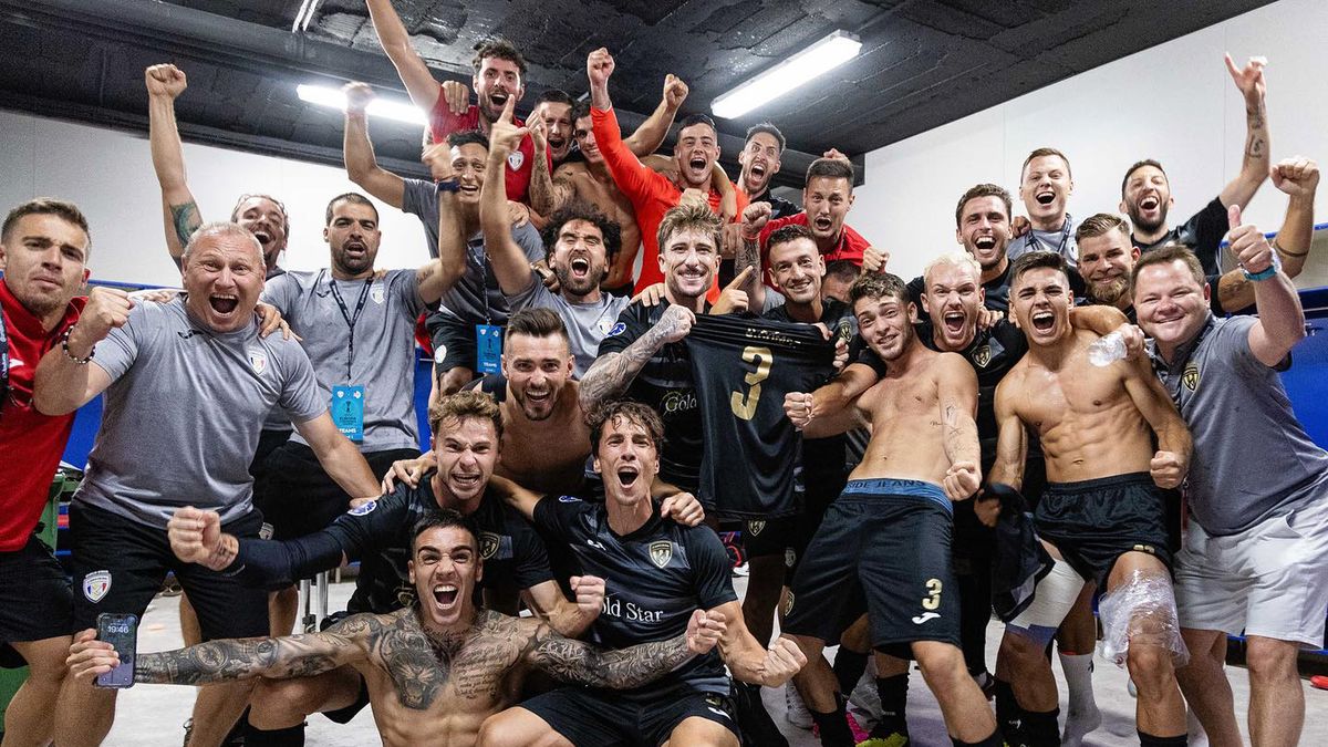 Facebook / FC Santa Coloma / Na zdjęciu: piłkarze FC Santa Coloma po awansie