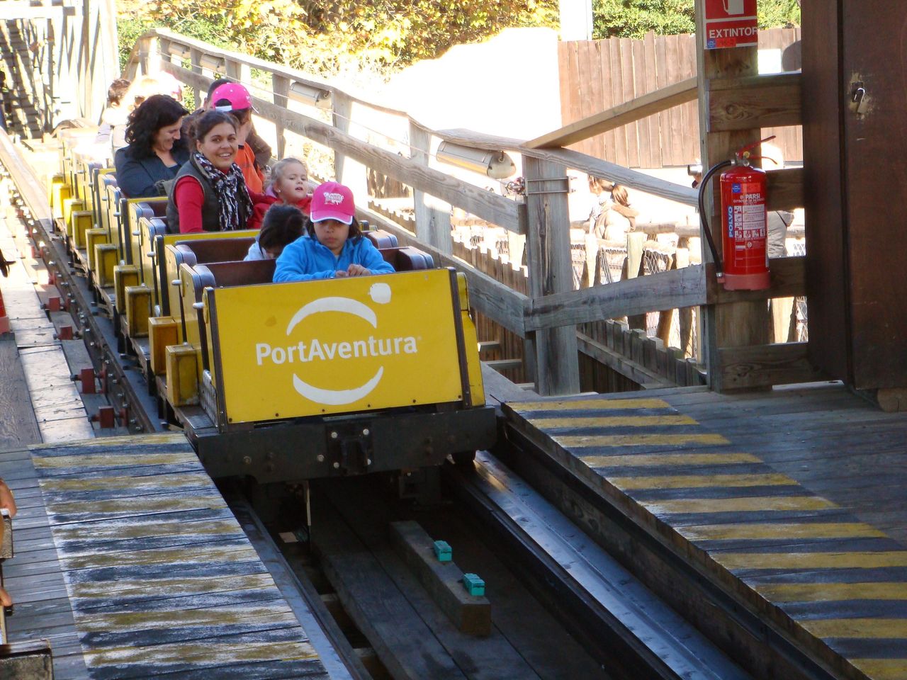 Żywioł uderzył w ogromne wesołe miasteczko. Jest wielu rannych