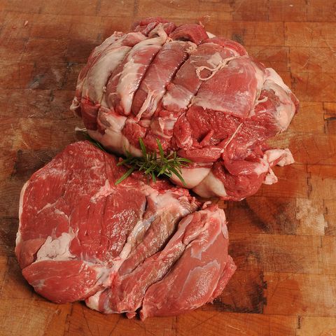Surowy udziec z jagnięciny nowozelandzkiej z usuniętą kością (samo mięso)