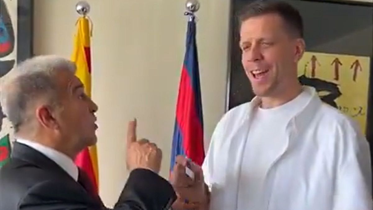 Zdjęcie okładkowe artykułu: Twitter / FC Barcelona / Na zdjęciu: Joan Laporta i Wojciech Szczęsny