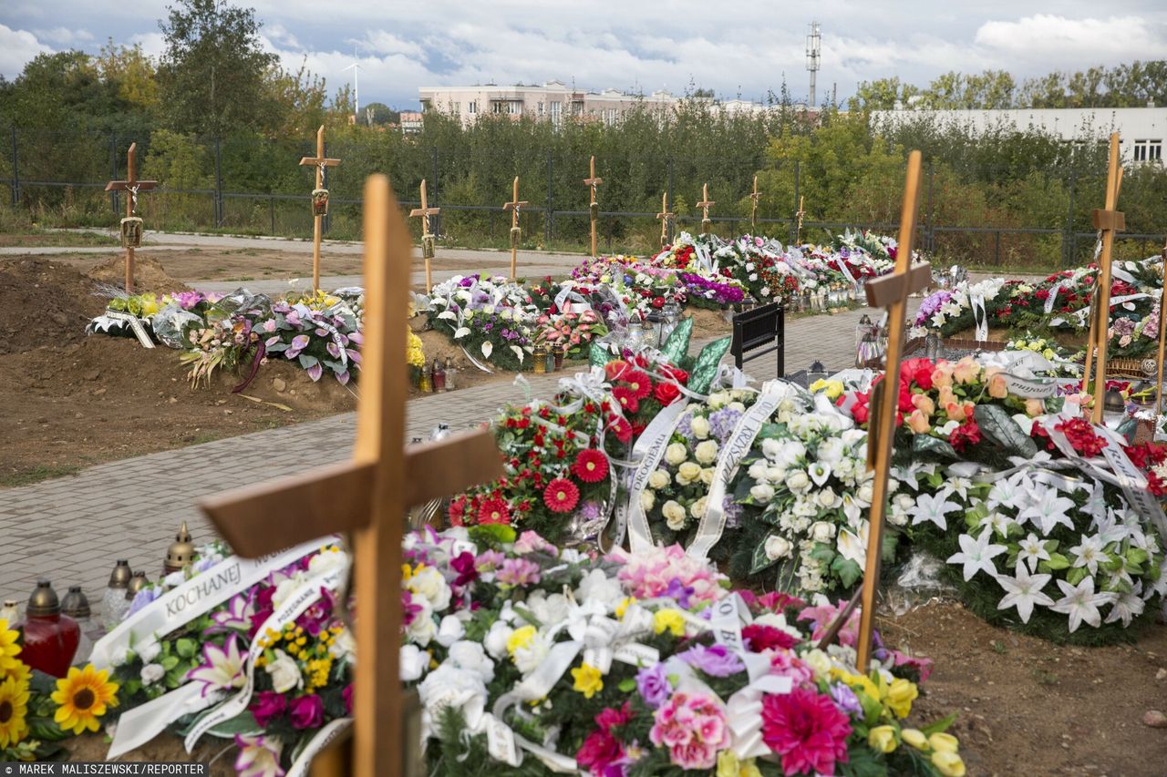 Kobieta nie mogła pochować mamy. Urzędnicy byli na majówce