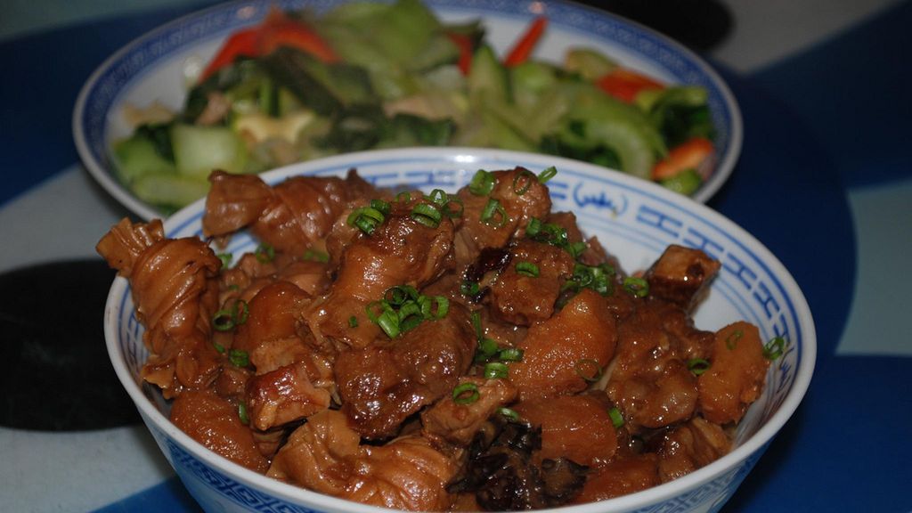 Duszone kawałki mięsa z łopatki z jagnięciny nowozelandzkiej (samo mięso)